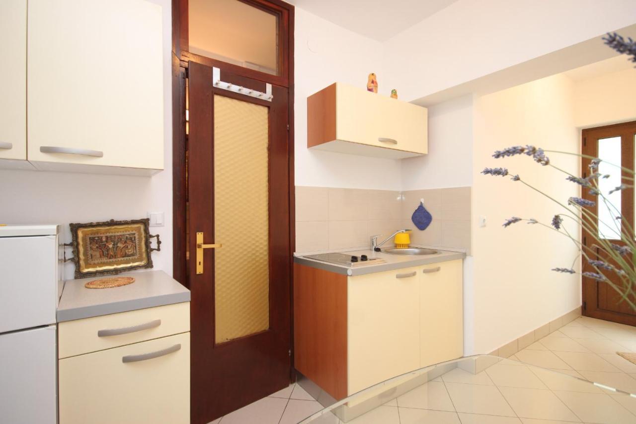 Apartment Mali Losinj 7879B Exterior photo